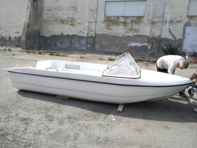 Стеклопластиковая лодка ЛИМАН 430 (ТРИМАРАН)